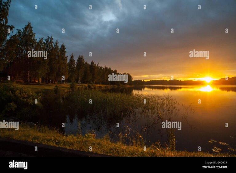 auringonlasku jarven rannalla kuopiossa