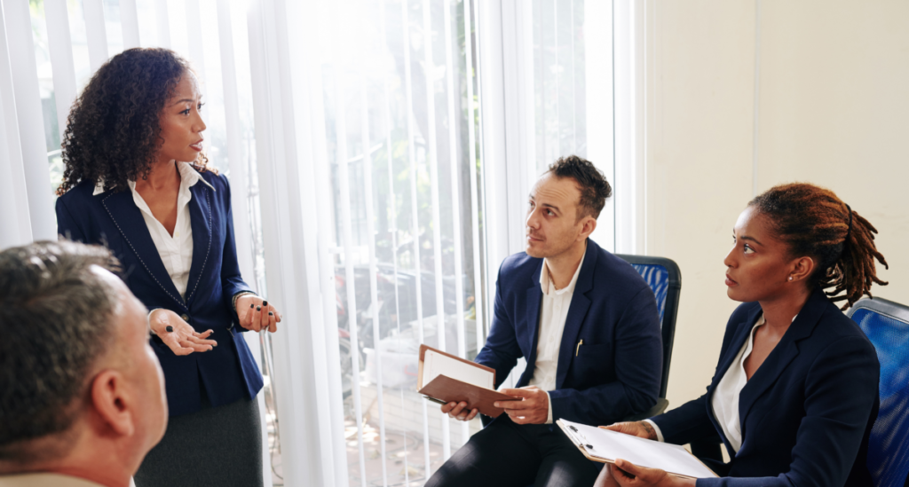 Mitä Tarkoittaa Hr Yrityksessä ja Henkilöstöhallinnossa