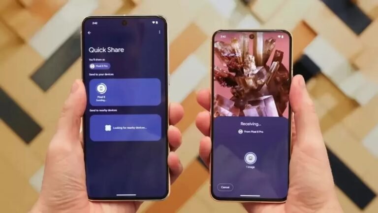 kaksi android puhelinta lahettamassa tiedostoja