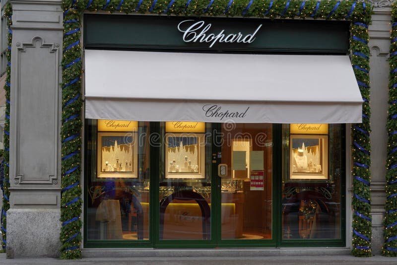 Mitä palveluita Kello ja Kulta Tapiola tarjoaa korujen ja kellojen ostoon