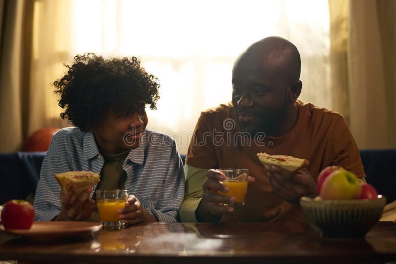 Miten Parisuhde Kysymykset Auttavat Syventämään Yhteyttä