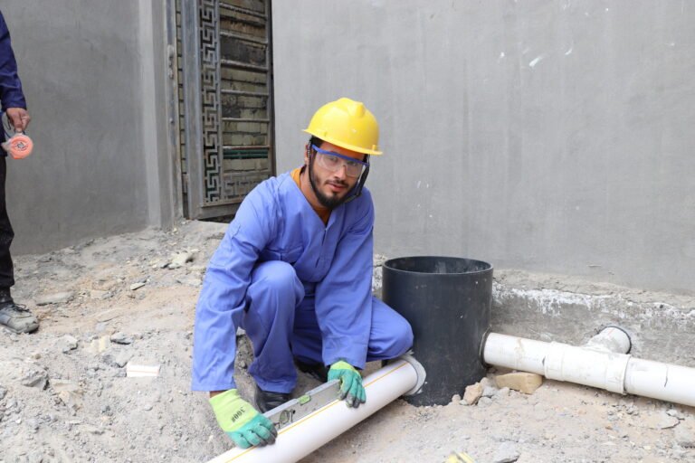 Paljonko Putkimies Keskiarvoisesti Tienaa Suomessa 16 putkimies tyossaan asennustoissa