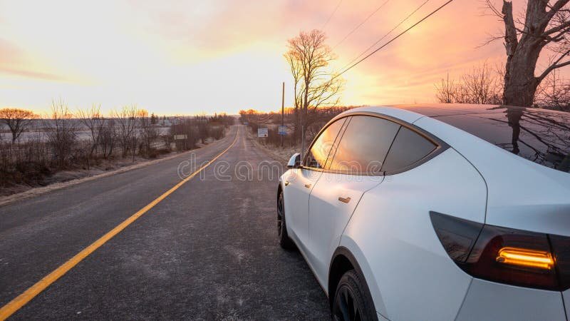 Mitä Käyttäjät Sanovat Tesla Autojen Kokemuksista Suomessa