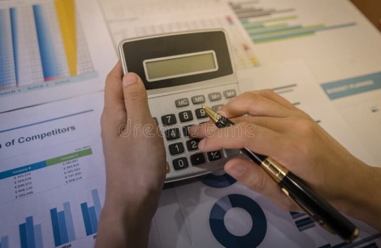 yrityksen laskin ja verolaskelmat kadessa